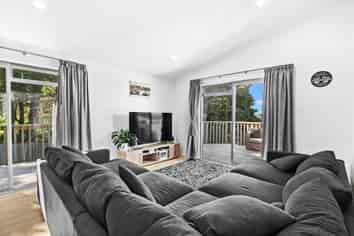 38 Pebble Beach Boulevard, Kamo