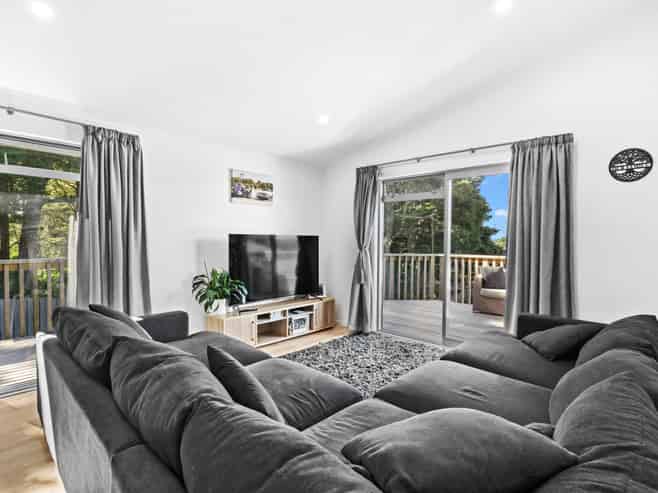 38 Pebble Beach Boulevard, Kamo