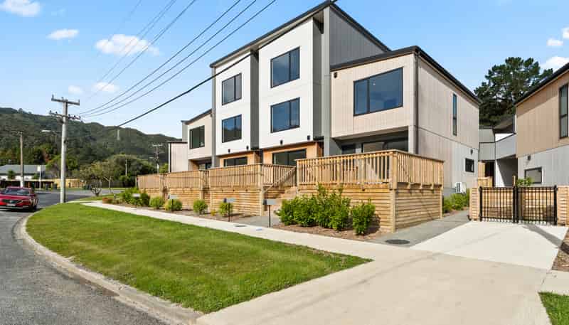 4/4 Tawhai Street, Stokes Valley