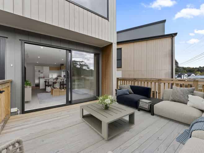 4/4 Tawhai Street, Stokes Valley
