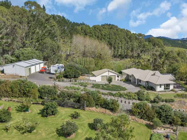 232 Adams Road, Glenbervie