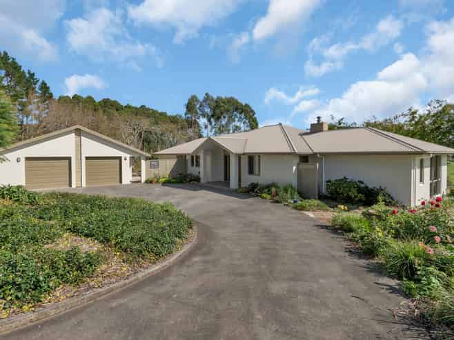 232 Adams Road, Glenbervie