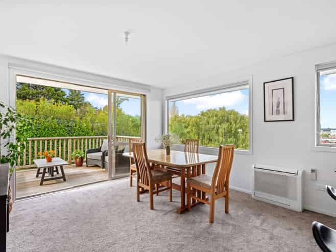 4 High Oaks Way, AVENUES