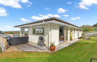 4 High Oaks Way, AVENUES