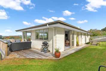 4 High Oaks Way, AVENUES