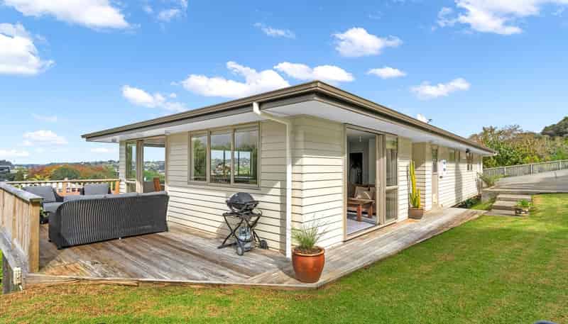 4 High Oaks Way, AVENUES