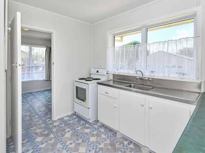 18 Collett Road, Otara