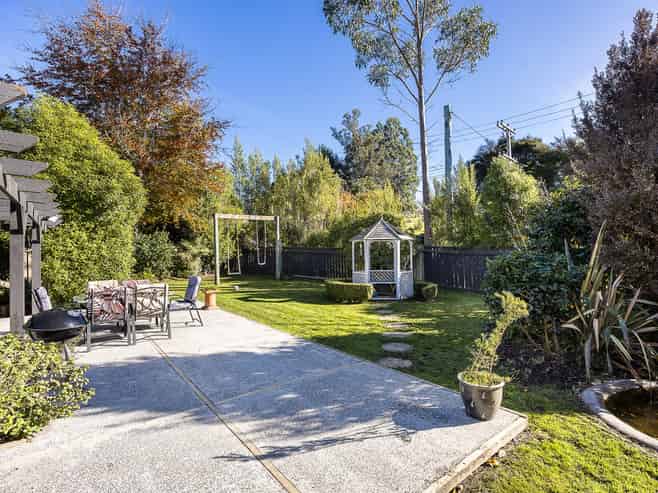 19 and 19a Ettrick Street, Glenross