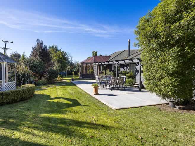 19 and 19a Ettrick Street, Glenross