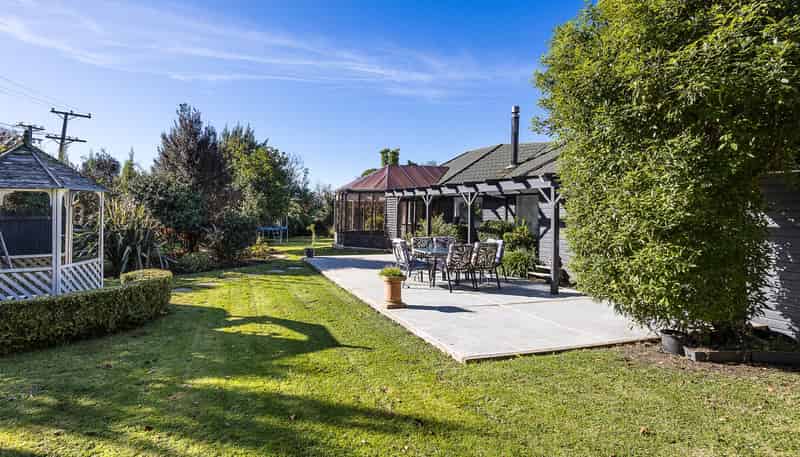 19 and 19a Ettrick Street, Glenross