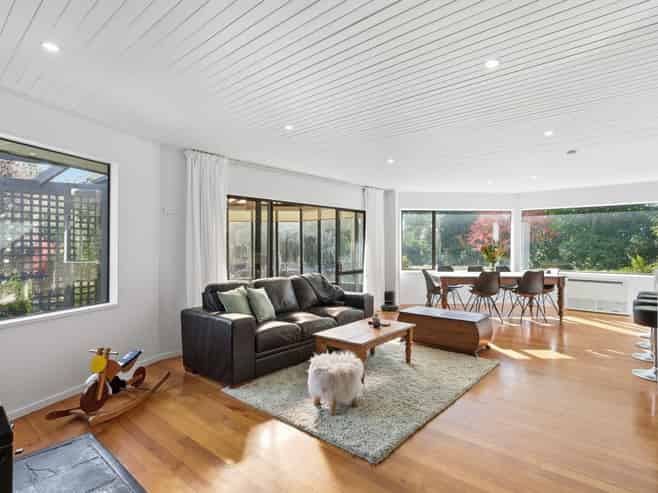 19 and 19a Ettrick Street, Glenross
