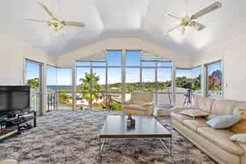 3 Seabreeze Place, Onerahi