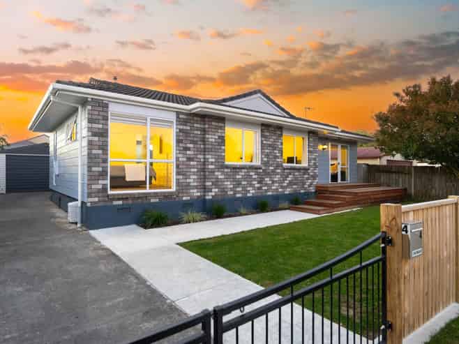 4 Emmerdale Mews, Highbury