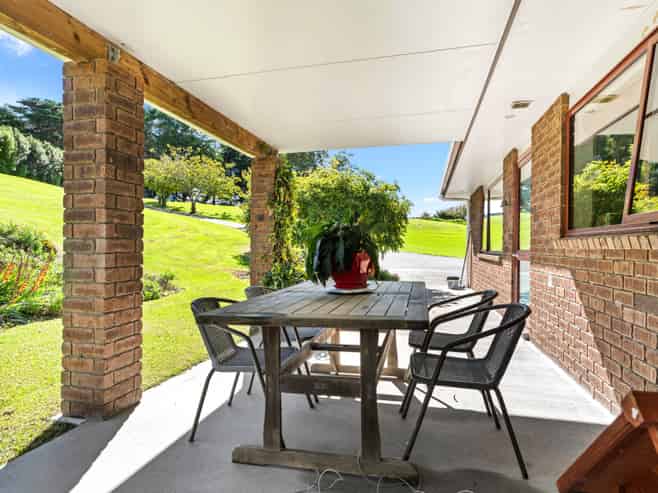 231 Valley View Road, Otaika