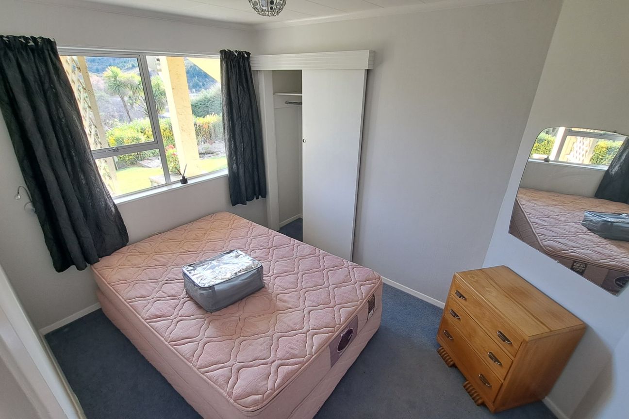 Kenmure, 3 bedrooms – další