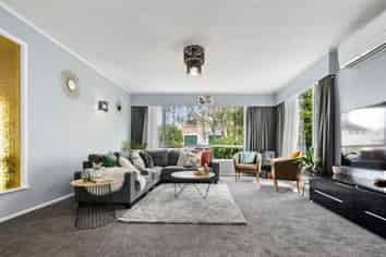 8 Cedar Street, Maungaraki