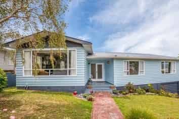 8 Cedar Street, Maungaraki