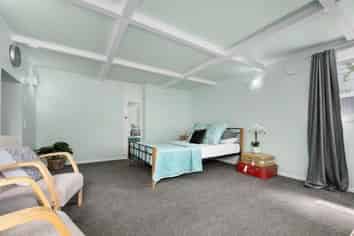 8 Cedar Street, Maungaraki