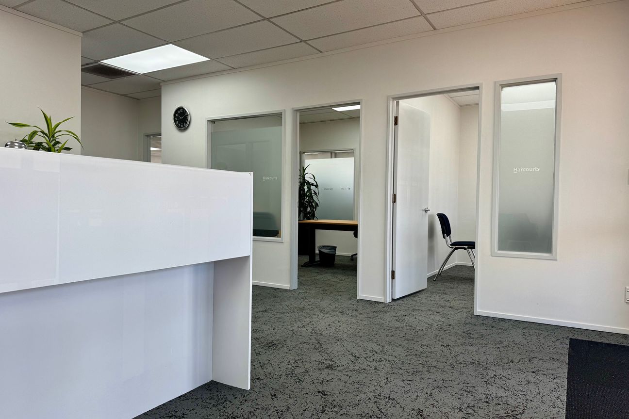 PRIME Suburban Office Space - Vista 4