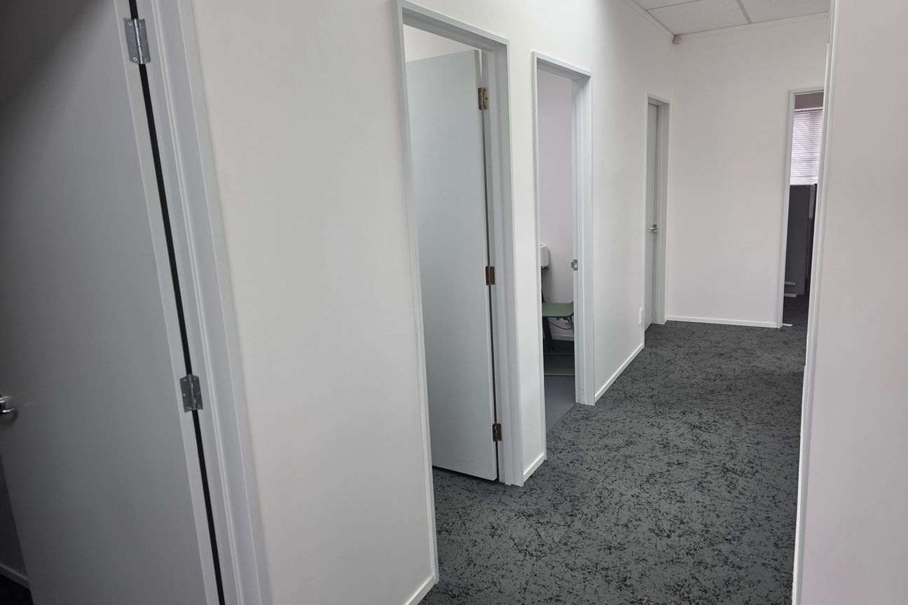 PRIME Suburban Office Space - Més