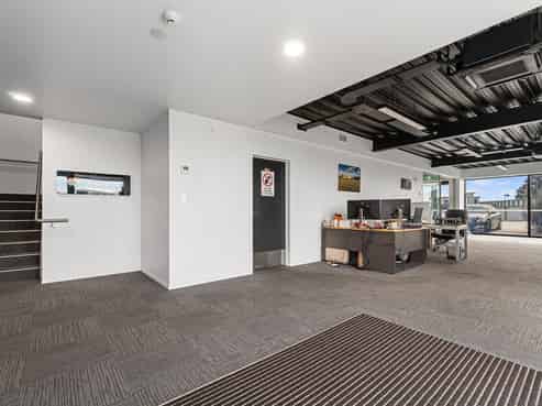 Position your business alongside Hamilton Airport