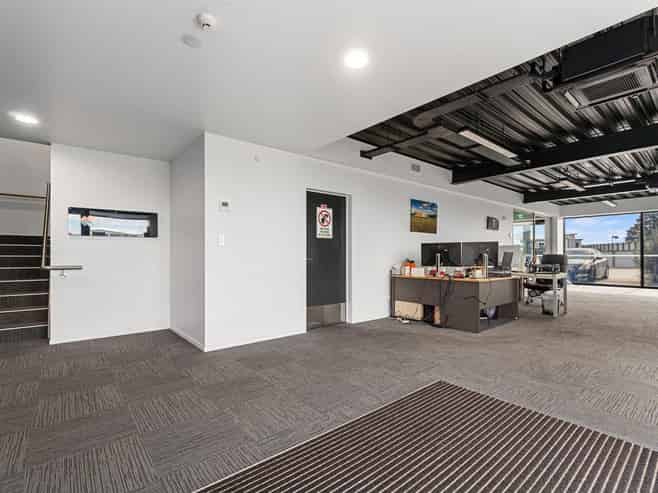 Position your business alongside Hamilton Airport