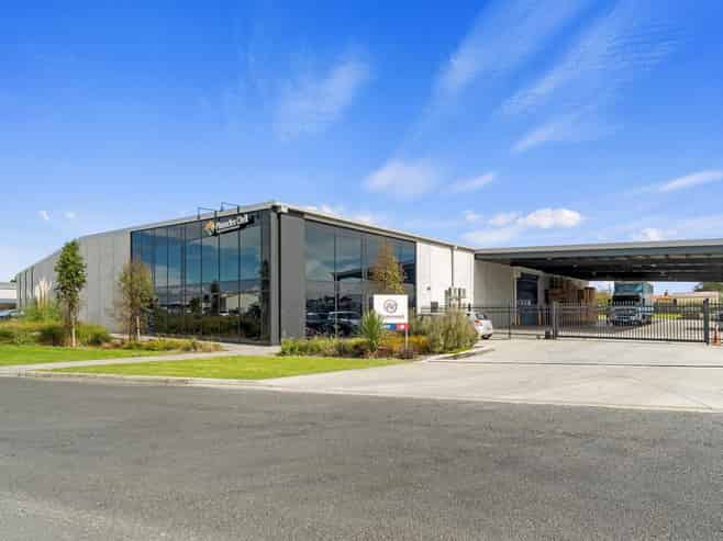 Position your business alongside Hamilton Airport