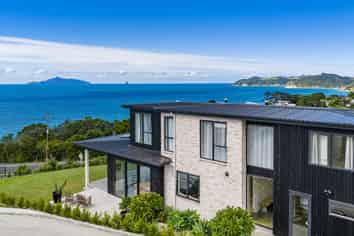 10 Solar Way, Langs Beach