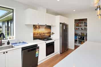 762 Lower Sefton Road, Sefton