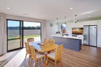762 Lower Sefton Road, Sefton