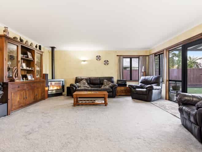 4 Balmoral Drive, Hilltop