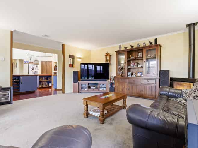 4 Balmoral Drive, Hilltop