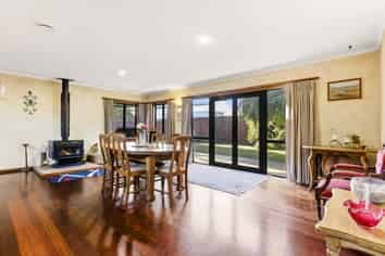 4 Balmoral Drive, Hilltop