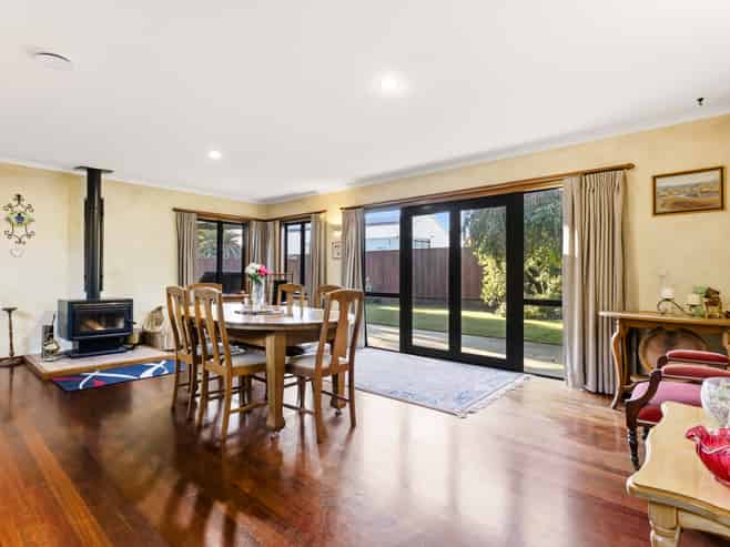 4 Balmoral Drive, Hilltop