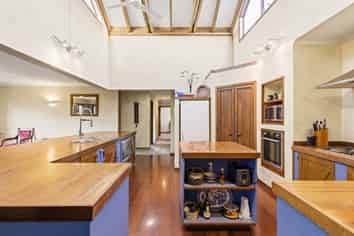 4 Balmoral Drive, Hilltop