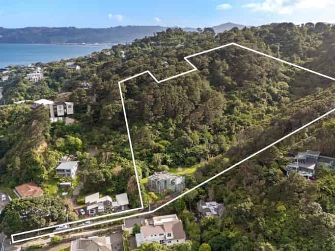 208 Marine Drive, Lowry Bay