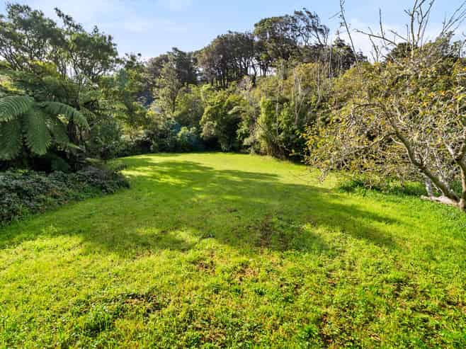 208 Marine Drive, Lowry Bay