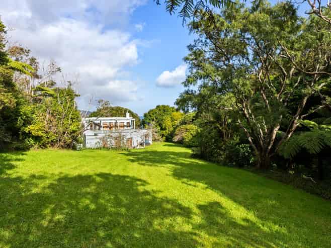 208 Marine Drive, Lowry Bay