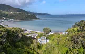 208 Marine Drive, Lowry Bay