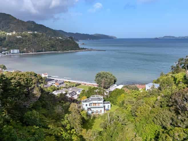 208 Marine Drive, Lowry Bay