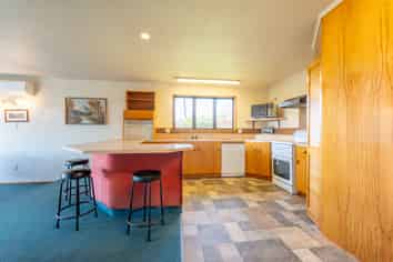 16 Coronation Street, Moeraki