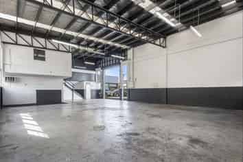 Vacant industrial opportunity - prime Wairau Road