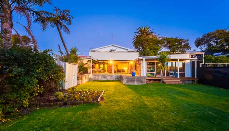 19 Gray Avenue, Paraparaumu Beach