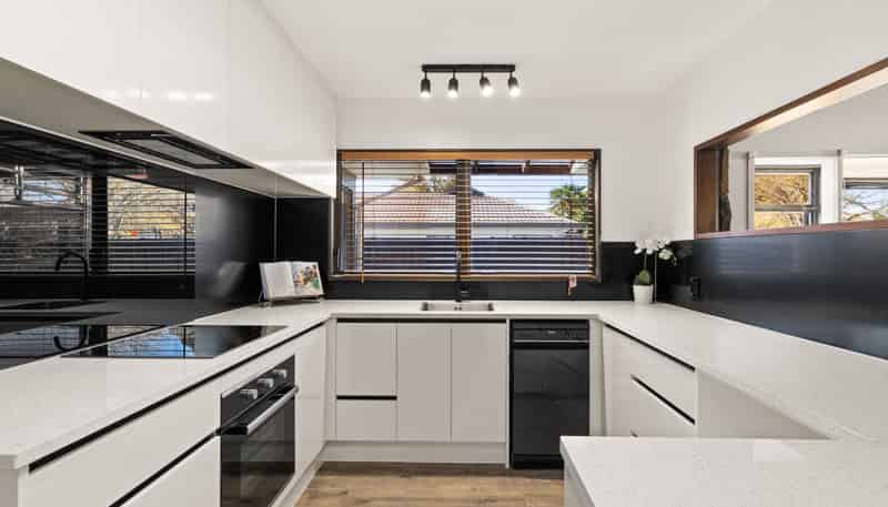 1/702 Tomoana Road, Mahora