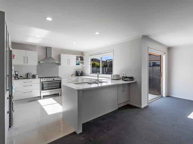 13 Hancock Drive, Flagstaff