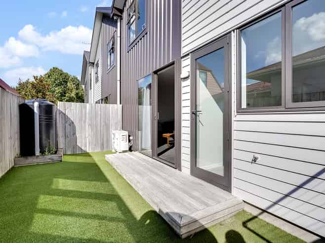 2/12 Beaumont Street, Hamilton East