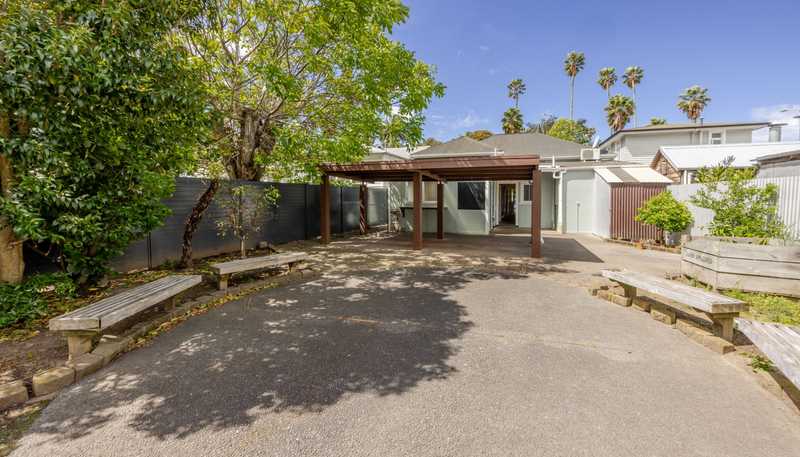 25 Clive Square West, Napier South
