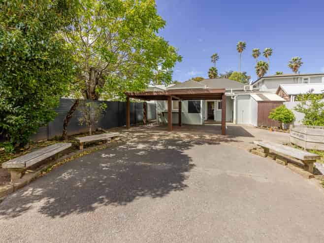 25 Clive Square West, Napier South