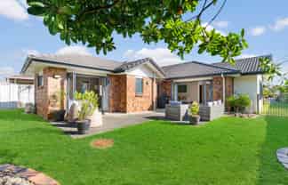 10E Landon Place, Pukekohe