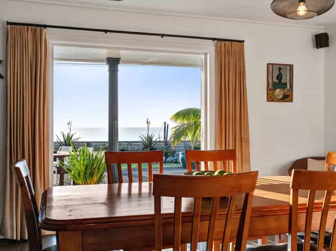 94 Messenger Terrace, Oakura